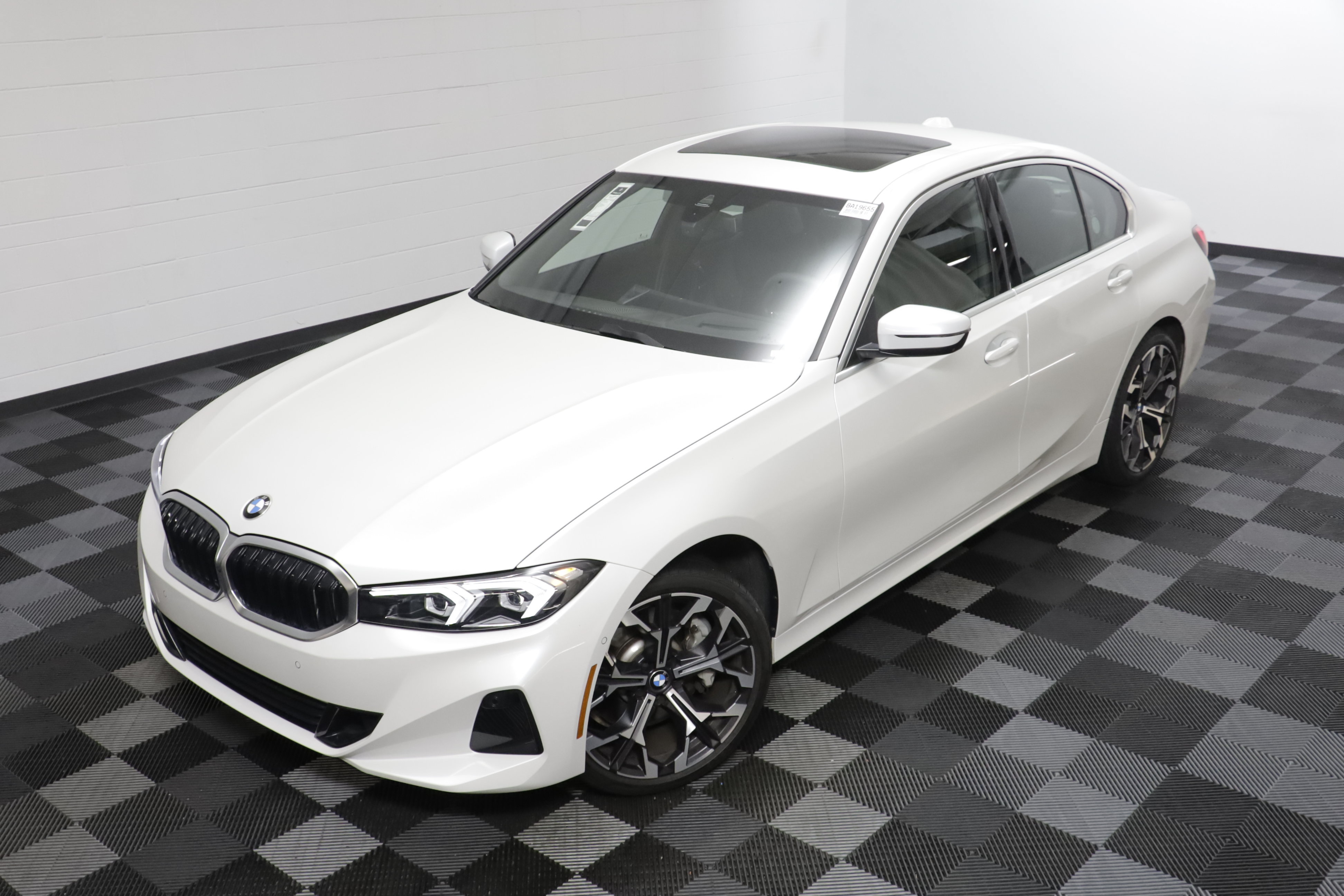Used 2026 BMW 330i xDrive Sedan AWD/4WD image 2