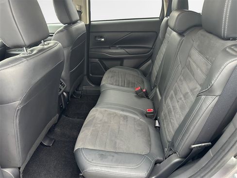 Used 2020 Mitsubishi Outlander SE image 24