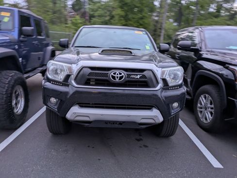 Used 2012 Toyota Tacoma 4x4 Double Cab w/ SR5 Pkg image 2