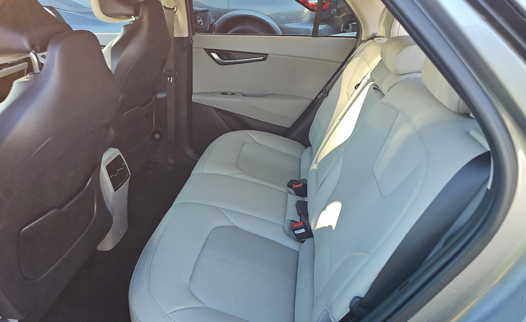 Used 2023 Kia Niro Wind w/ Wind Preserve Package FWD image 16