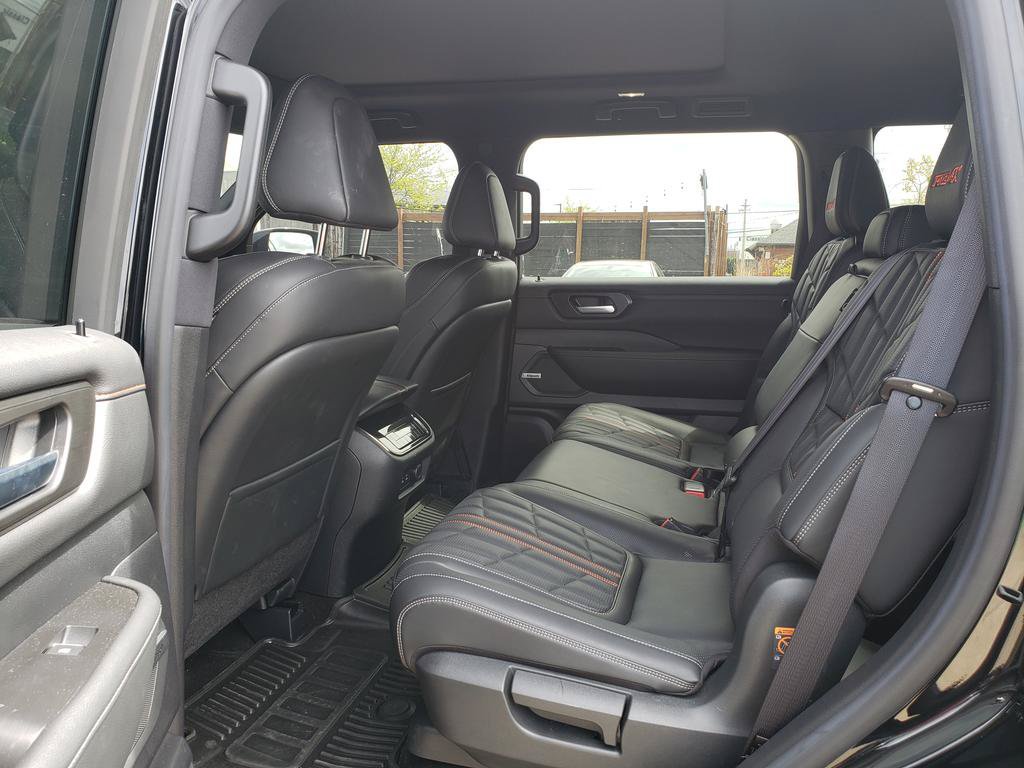 Certified 2025 Nissan Armada PRO-4X w/ Pro-4X Premium Package AWD/4WD image 15