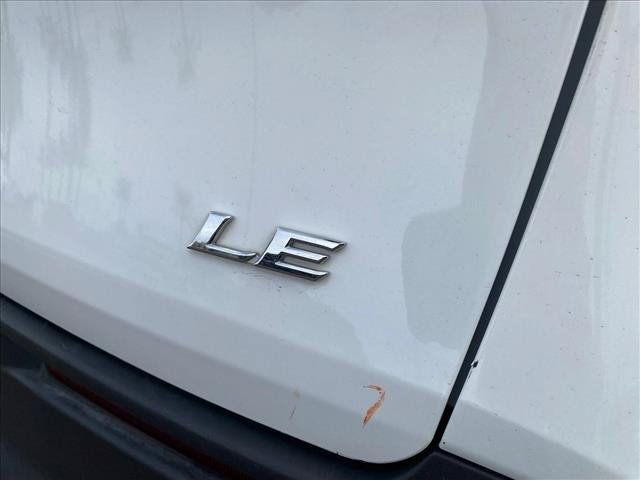 Used 2025 Toyota Sienna LE FWD image 16
