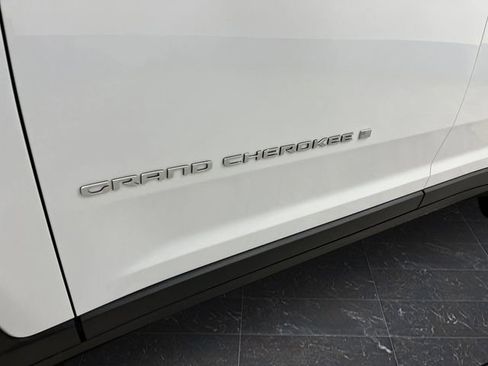 Used 2024 Jeep Grand Cherokee Laredo X w/ Luxury Tech Group I image 34