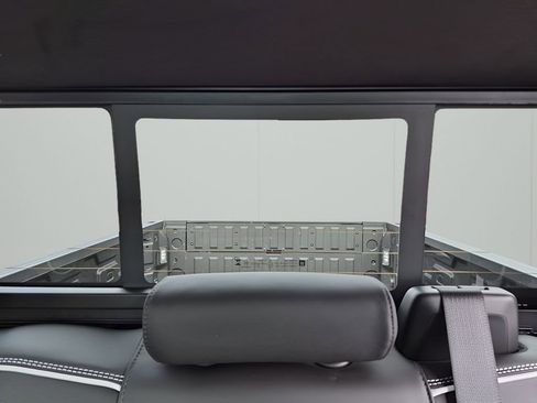 Used 2026 GMC Sierra 2500 AT4X w/ LPO, Black Badging Package image 25