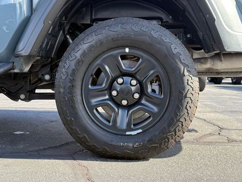 Certified 2024 Jeep Gladiator Sport image 13