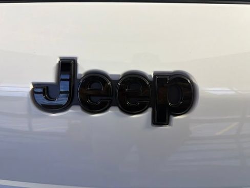 New 2026 Jeep Grand Cherokee L Limited AWD/4WD image 9