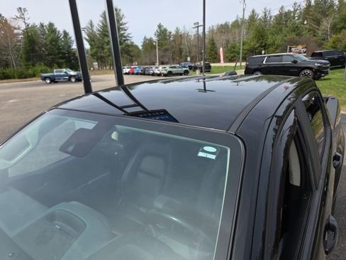 Used 2021 Chevrolet Colorado Z71 w/ Z71 Midnight Edition image 39