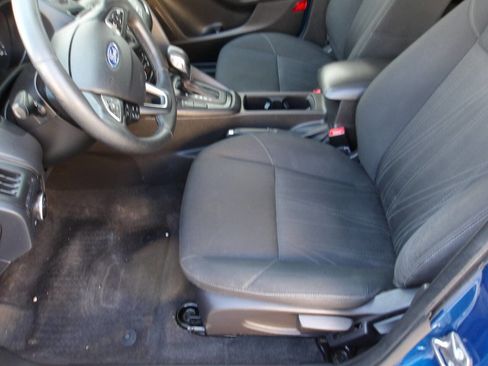 Used 2018 Ford Focus SE w/ Cold Weather Package FWD image 27