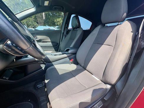 Used 2019 Honda HR-V Sport image 14