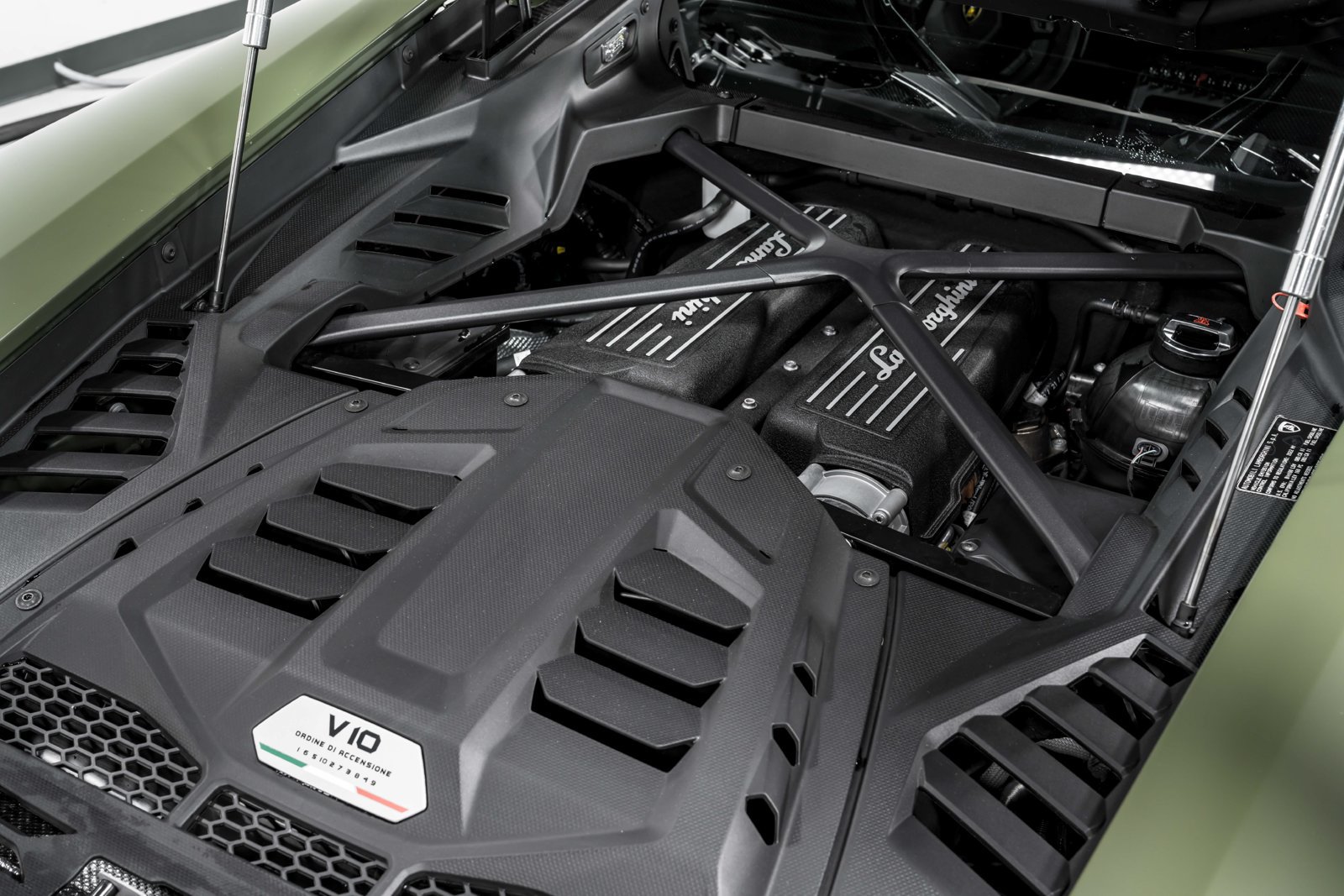 Used 2022 Lamborghini Huracan EVO RWD image 55