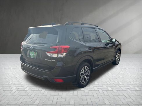 Used 2023 Subaru Forester Premium image 6
