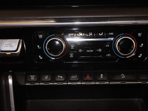 Used 2024 GMC Sierra 3500 Denali Ultimate image 37