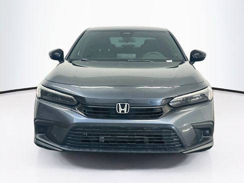 Used 2022 Honda Civic Sport image 2