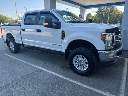 Used 2019 Ford F250 XL w/ STX Appearance Package AWD/4WD image 4