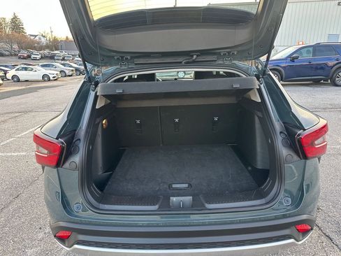 Used 2025 Chevrolet Trax LT image 29