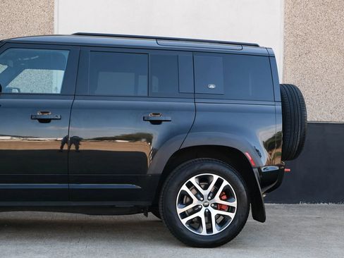 Used 2023 Land Rover Defender 110 X AWD/4WD image 8