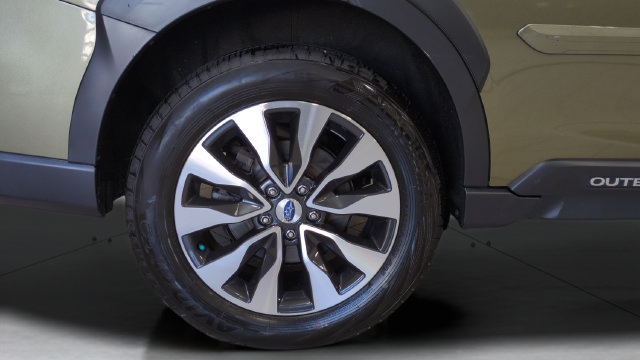Used 2024 Subaru Outback Touring AWD/4WD image 25