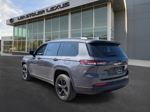 Used 2023 Jeep Grand Cherokee L Limited w/ Black Appearance Package AWD/4WD image 5