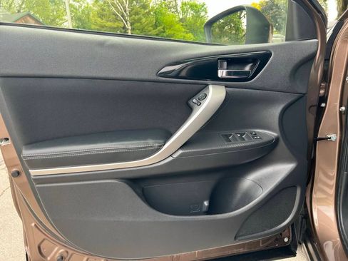 Used 2020 Mitsubishi Eclipse Cross SE image 8