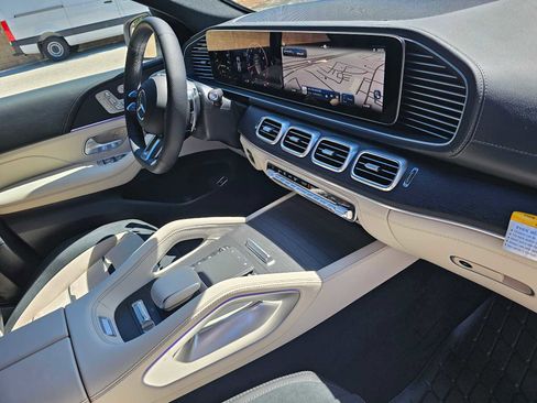 New 2026 Mercedes-Benz GLE 53 AMG 4MATIC Coupe image 11