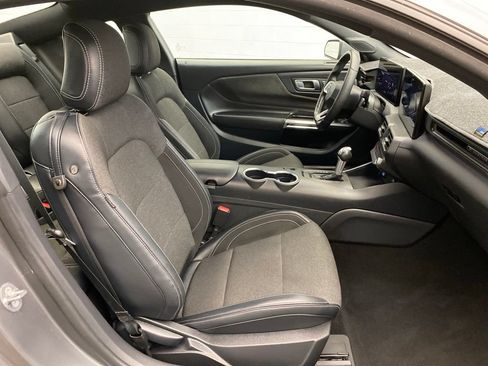 Used 2025 Ford Mustang Coupe RWD image 24