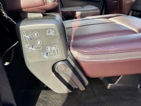 Used 2016 Ford Expedition EL Platinum image 26