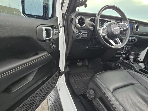 Used 2021 Jeep Wrangler Unlimited Sahara image 9