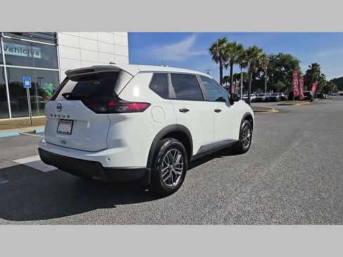 Used 2025 Nissan Rogue S FWD image 34