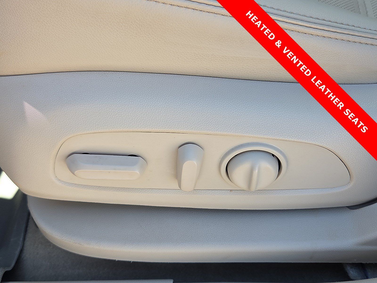 Used 2023 GMC Acadia Denali w/ Denali Ultimate Package FWD image 16