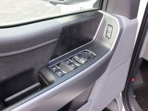 Used 2025 Ford F150 Lightning XLT image 29