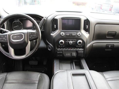Used 2022 GMC Sierra 2500 Denali w/ Denali Black Diamond Edition AWD/4WD image 24