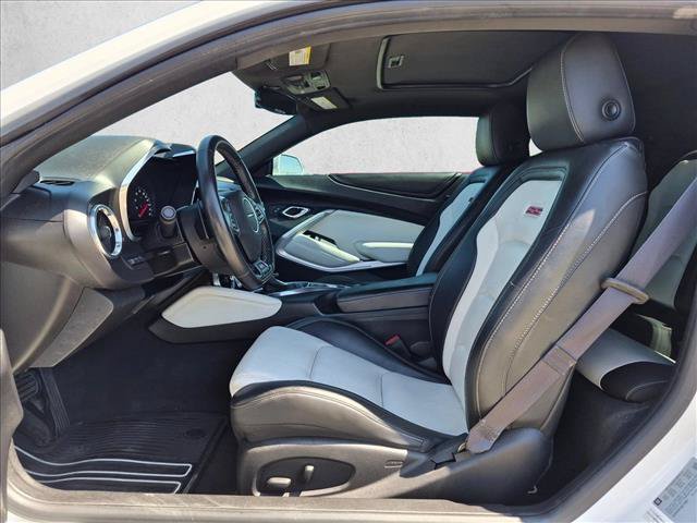 Used 2016 Chevrolet Camaro SS RWD image 16