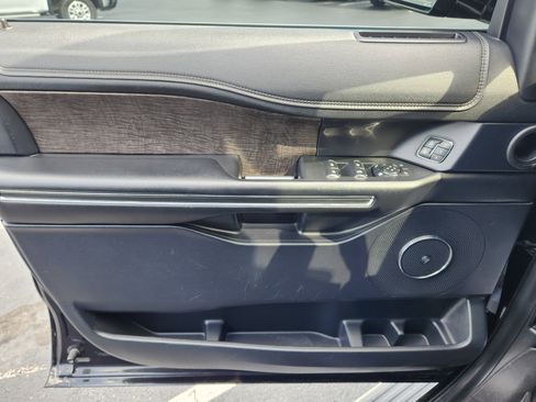 Used 2020 Ford Expedition Limited AWD/4WD image 24
