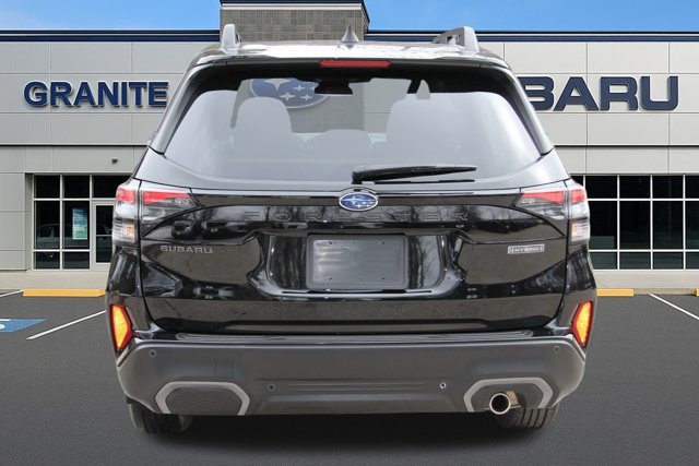 Used 2025 Subaru Forester Limited AWD/4WD image 9