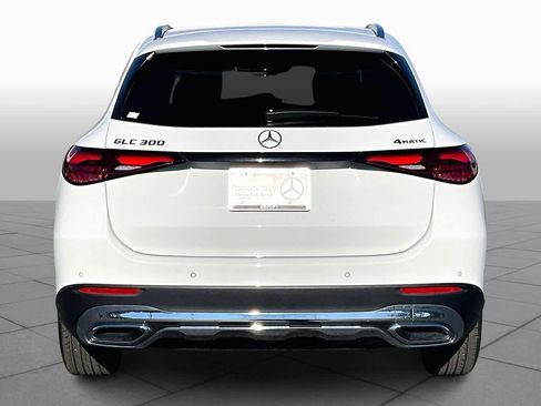 Used 2025 Mercedes-Benz GLC 300 4MATIC image 5