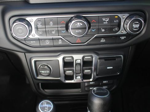 Used 2020 Jeep Gladiator Sport w/ Quick Order Package 24S image 25