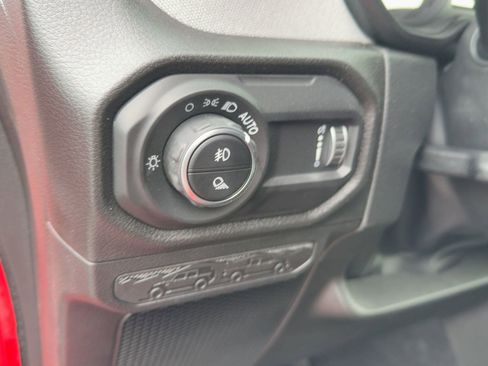 New 2025 Jeep Gladiator Sport image 17