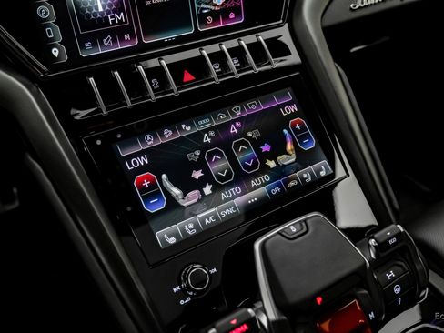 Used 2024 Lamborghini Urus S image 66