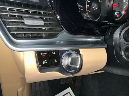 Used 2018 Porsche Panamera w/ Premium Package Plus image 22