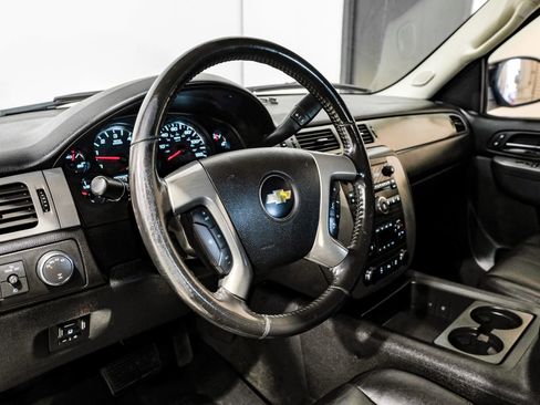 Used 2013 Chevrolet Avalanche LT w/ Suspension Package, Off-Road image 18