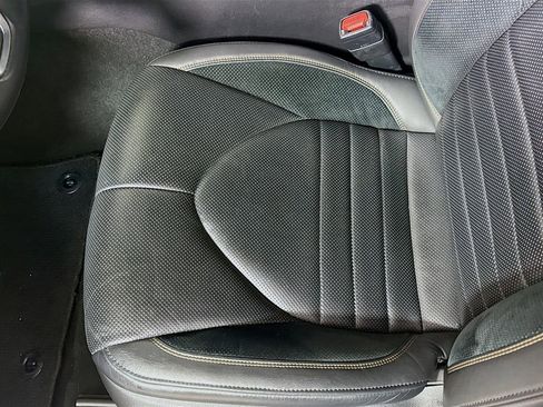 Certified 2019 Toyota Avalon Touring image 18