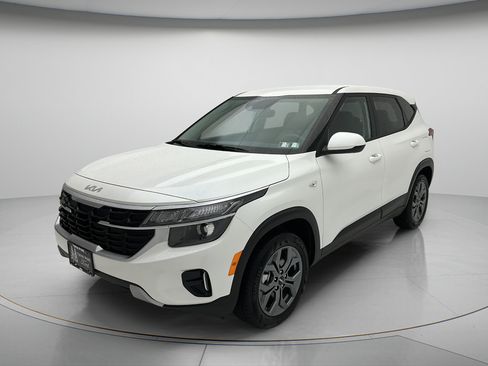 Used 2026 Kia Seltos LX AWD/4WD image 3