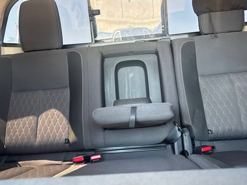 Used 2021 Nissan Titan SV RWD image 45