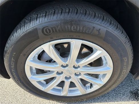 Used 2022 Cadillac XT4 Luxury w/ Driver Awareness Package image 11