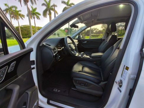 Used 2019 Audi Q7 3.0T Prestige AWD/4WD image 5