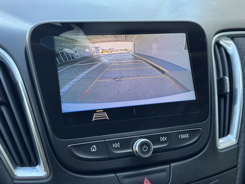 Used 2019 Chevrolet Malibu LT FWD image 27