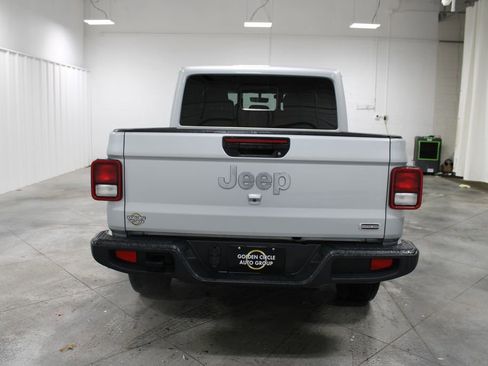 Used 2023 Jeep Gladiator Overland image 8