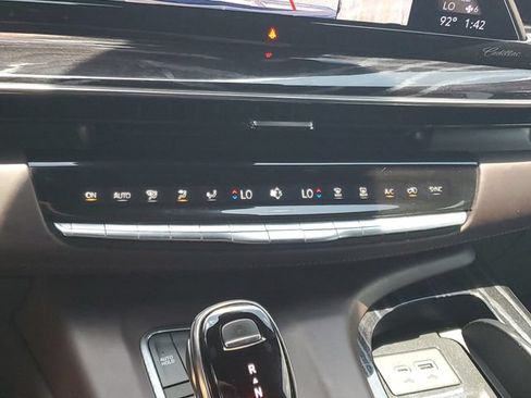 Used 2023 Cadillac Escalade V AWD/4WD image 19