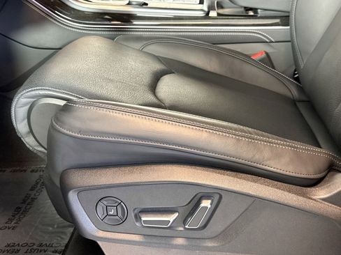 Used 2025 Audi Q8 Prestige image 18