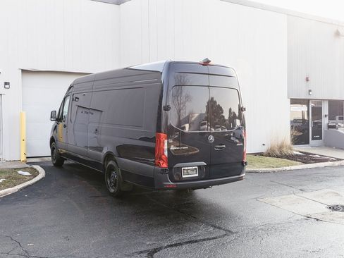 Used 2025 Mercedes-Benz Sprinter 2500 image 21